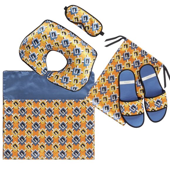 GUCCI TRAVEL SET GEOMETRIC G LOGO SATIN TRAVEL PILLOW EYE MASK SLIPPERS sz M - Picture 1 of 16
